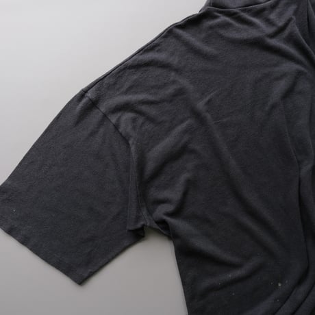 college print tee / black