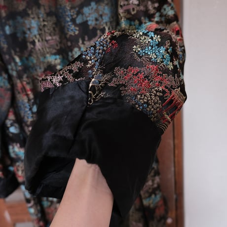 China gown / black