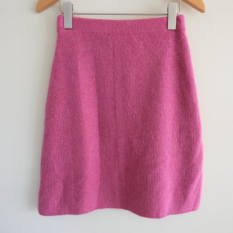 pink knit mini skirt