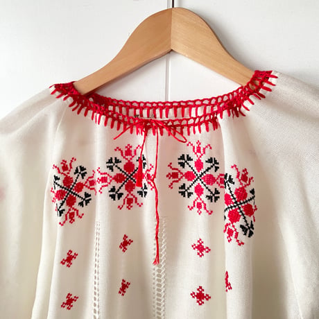 embroidery tops