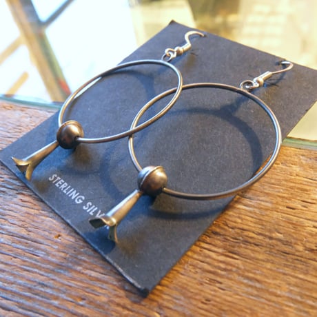 navajo / squash blossom hoop pierce
