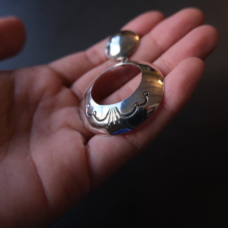 navajo / circle motif pierce