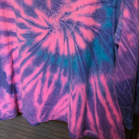 tie-dye long sleeve tee