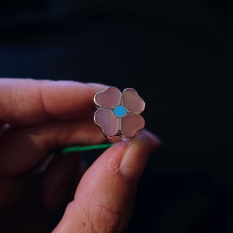 ZUNI flower ring / pink shell