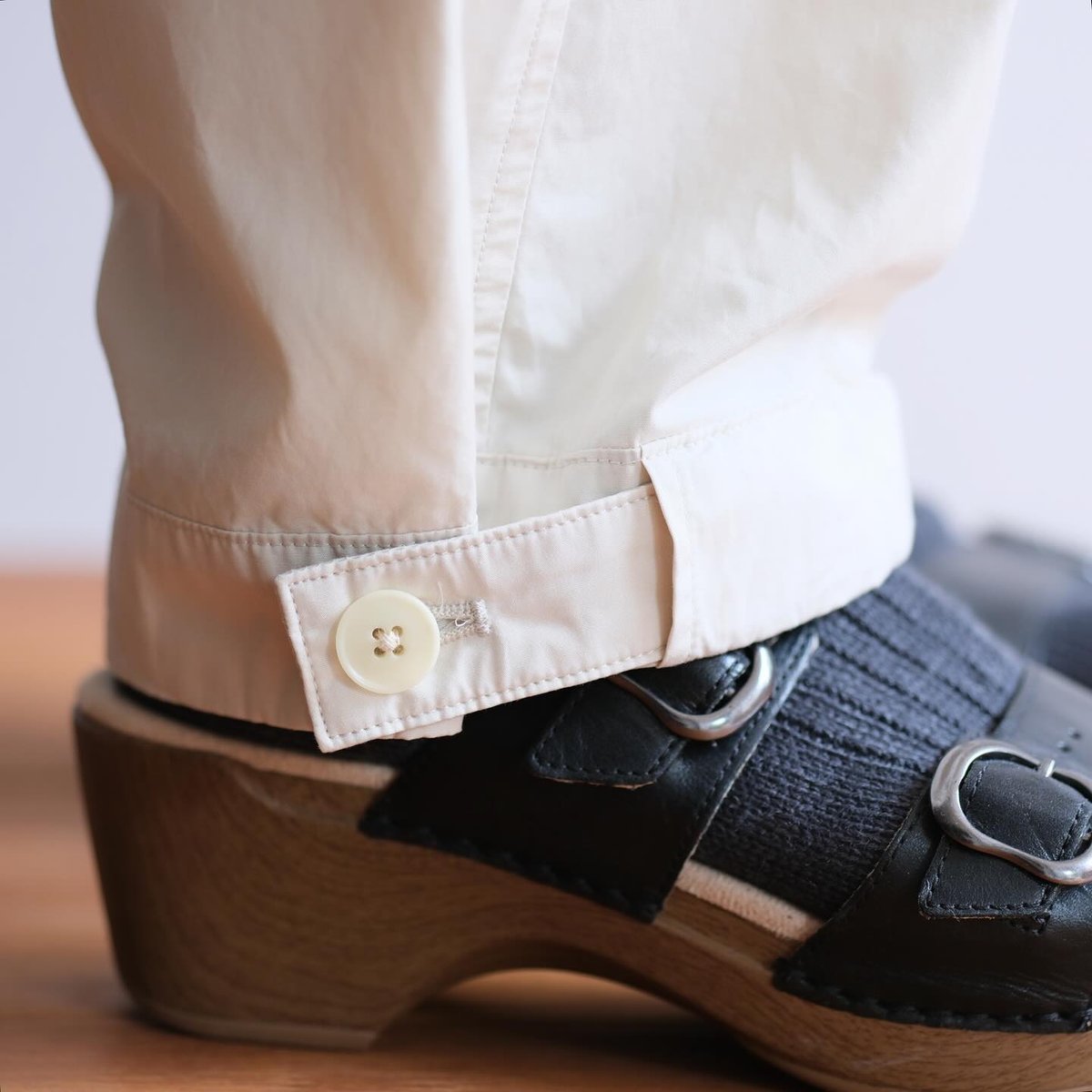 eleven2nd ホワイトカーゴパンツ eleven 2nd カーゴパンツ (Fine Cotton Poplin Cargo Pants / White)