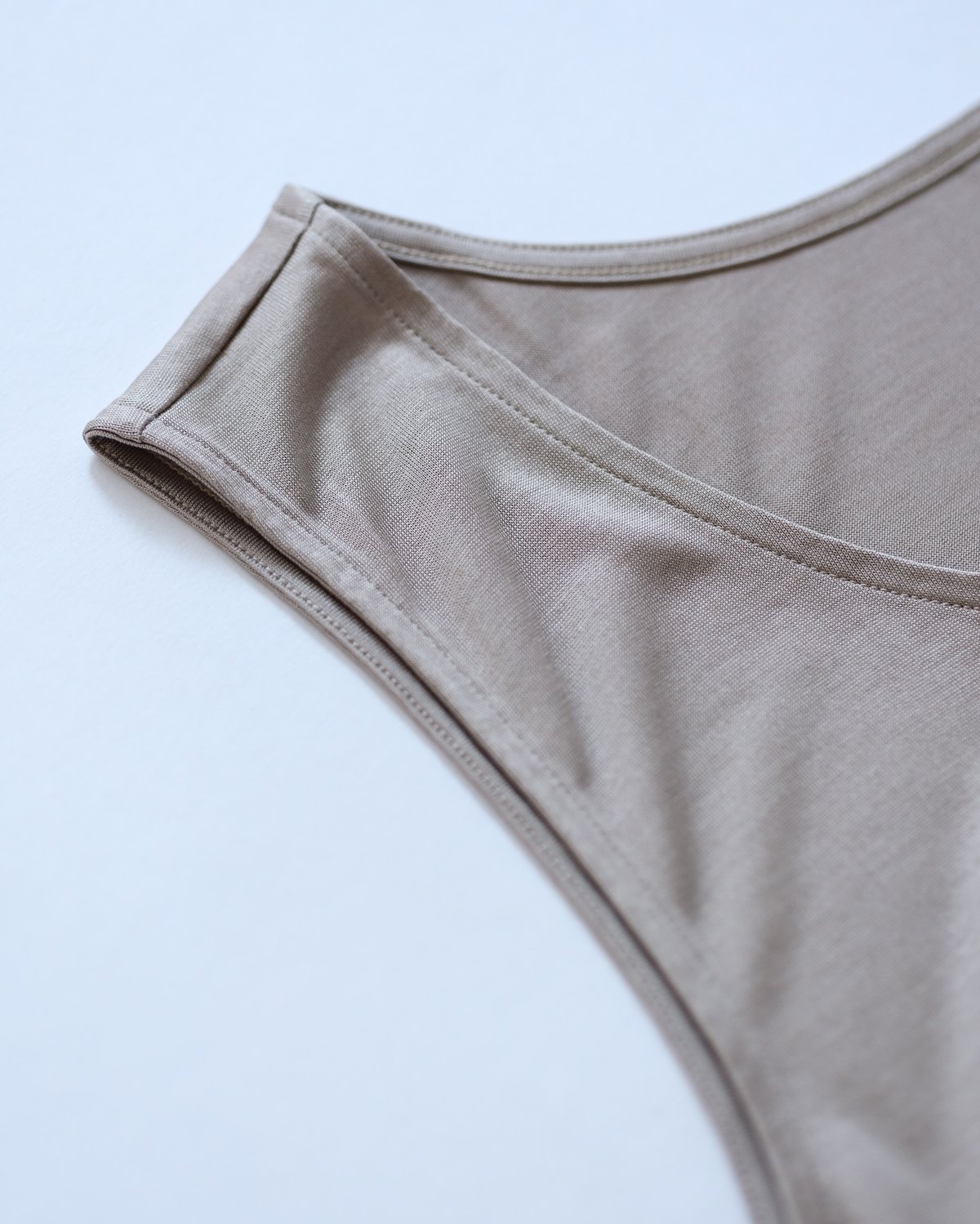 コクーナスキンウェア シルクタンクトップ COCOONA SKINWEAR COCOONA SKINWEAR | コクーナスキンウェア (@cocoonaskinwear