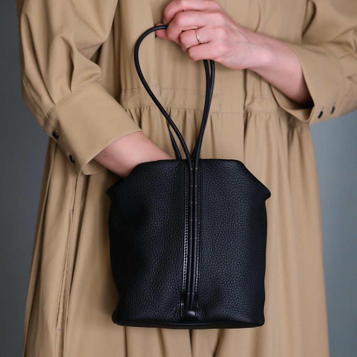 即完品YOKE×Morphée SMALL SHOLDER BAG 即完品YOKE×Morphée SMALL SHOLDER BAG - メルカリ