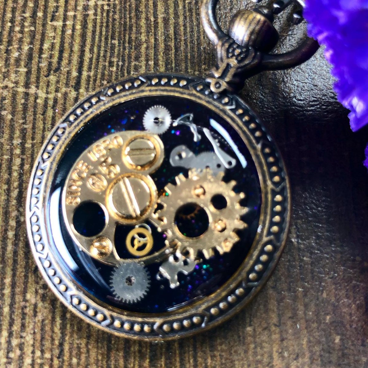 SFの気分を味わえる世界観!アンティーク調スチームパンク