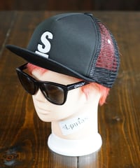 S Logo Alphabet Cap／エスロゴアルファベットキャップ（Black／ブラック）