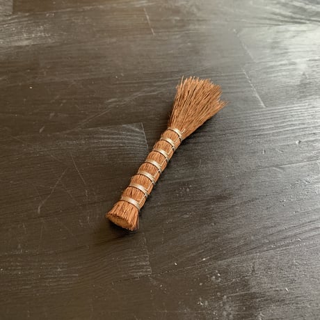 【人生が変わる料理道具掲載】おろし金を洗うのに最適！高田耕造商店のシュロ製すみっこ棒たわし