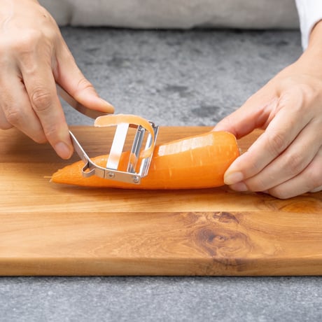 【LDKピーラー部門ベストバイ受賞】世界の200種類以上のピーラーを使い比べて飯田屋がたどり着いた究極のコンパクトピーラー「JK07 エバーピーラーミニ右きき用」