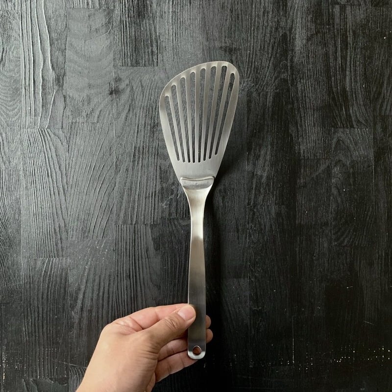 人生が変わる料理道具掲載】柳宗理デザインの美しすぎるフライ返し