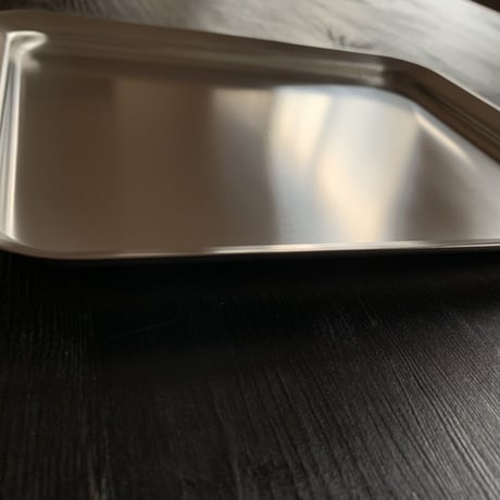 【料理家を虜にした極上の浅型バット】ラバーゼ角バットの蓋がわりにもなるステンレス角プレート21cm