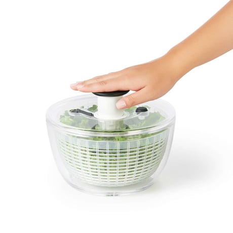 【人生が変わる料理道具掲載!】野菜の余分な水分を吹っ飛ばす！プロにも愛され続ける野菜水切り器