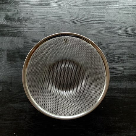 【人生が変わる料理道具掲載】柳宗理デザインのパンチングザル27cm