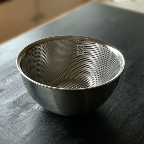 【人生が変わる料理道具掲載】柳宗理デザインのパンチングザル23cm