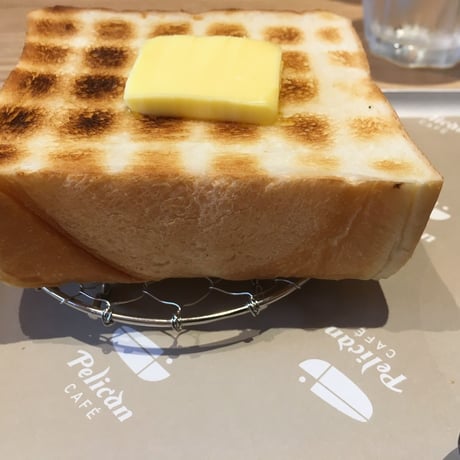 【人生が変わる料理道具掲載!!】パンの下に敷く手編みの足付丸アミ