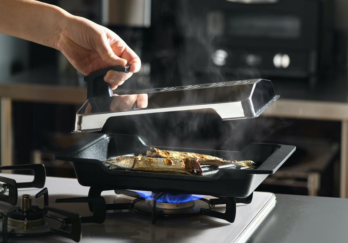 まるで七輪で焼いたような美味しさ！大人の焼き魚 炭グリル | 飯田屋