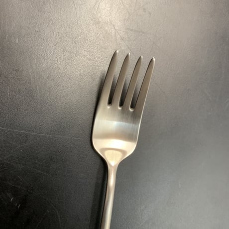 【人生が変わる料理道具掲載!】飯田屋オリジナルのアウラつや消しデザートフォーク
