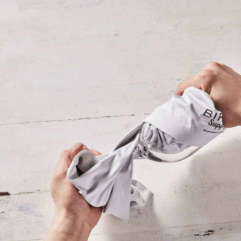 ザワつく!金曜日で紹介】一切の指紋を残さない究極のグラス拭き専用