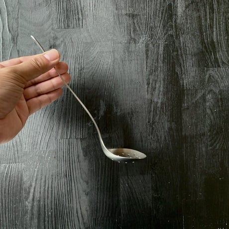 【人生が変わる料理道具掲載】柳宗理デザインの美しすぎる穴あきお玉（スキンマーS）