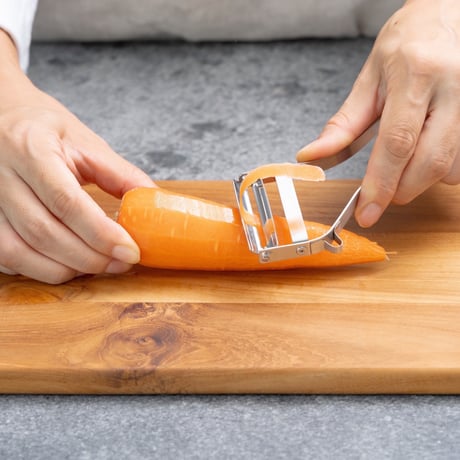 【LDKピーラー部門ベストバイ受賞】世界の200種類以上のピーラーを使い比べて飯田屋がたどり着いた究極のピーラー「JK09 エバーピーラーミニ左きき用」