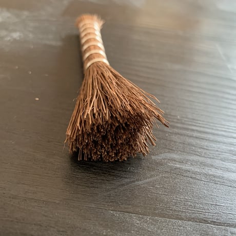 【人生が変わる料理道具掲載】おろし金を洗うのに最適！高田耕造商店のシュロ製すみっこ棒たわし