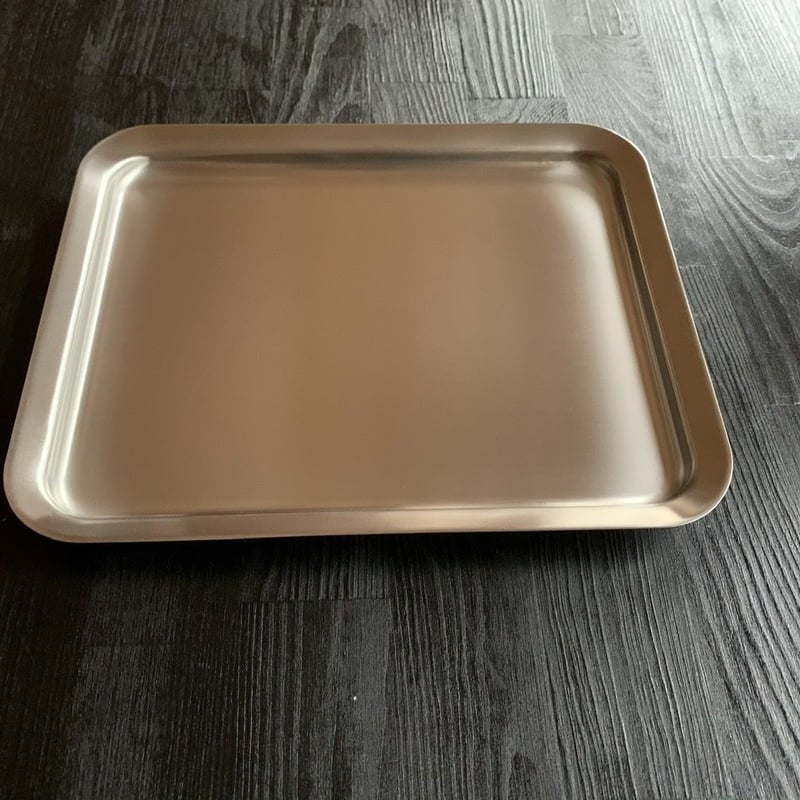 料理家を虜にした極上の浅型バット】ラバーゼ角バットの蓋がわりにも