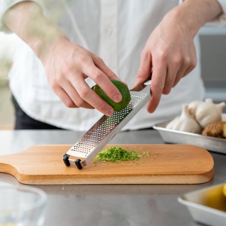 【GoodsPress永久定番品に選出されました！】食材を"ふわふわ"におろすことを極めた純国産おろし金、エバーおろしPro