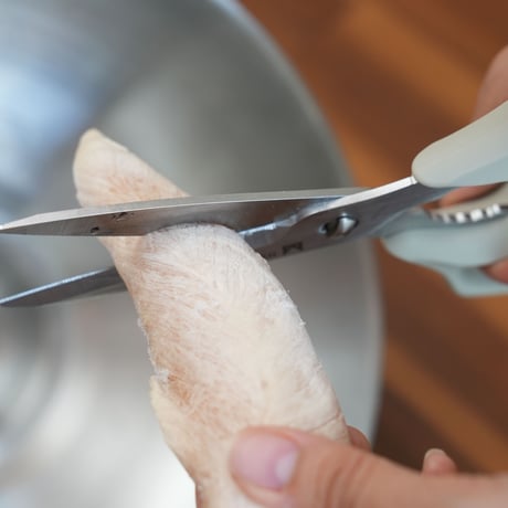 【オー!マイゴッド!で紹介】半冷凍肉もカチカチの冷凍カニもスパッと切れる！超万能キッチンバサミ！"ムテキバサミ"