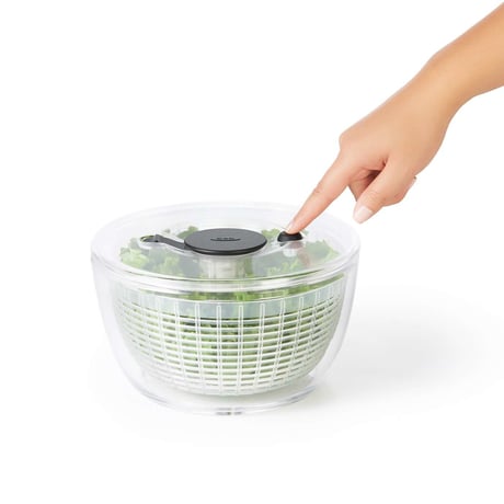 【人生が変わる料理道具掲載!】野菜の余分な水分を吹っ飛ばす！プロにも愛され続ける野菜水切り器