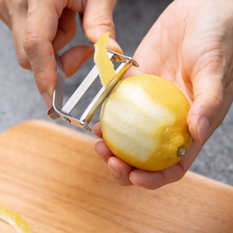 【LDKピーラー部門ベストバイ受賞】世界の200種類以上のピーラーを使い比べて飯田屋がたどり着いた究極のコンパクトピーラー「JK07 エバーピーラーミニ右きき用」