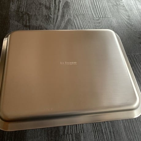 【料理家を虜にした極上の浅型バット】ラバーゼ角バットの蓋がわりにもなるステンレス角プレート21cm