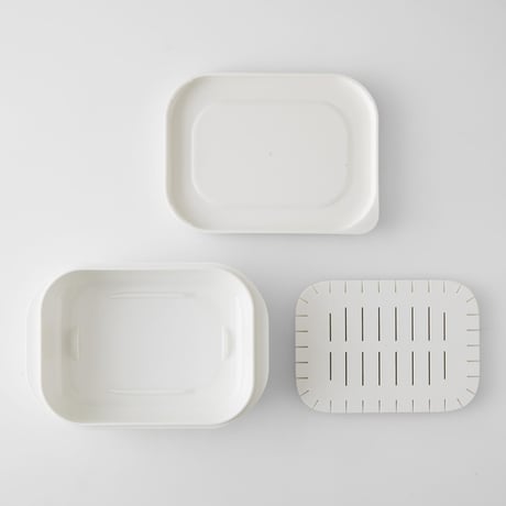 レンジで冷凍ご飯をムラなくふっくらと温められる保存容器「極冷凍ごはん容器大盛り用2個入 ホワイト」
