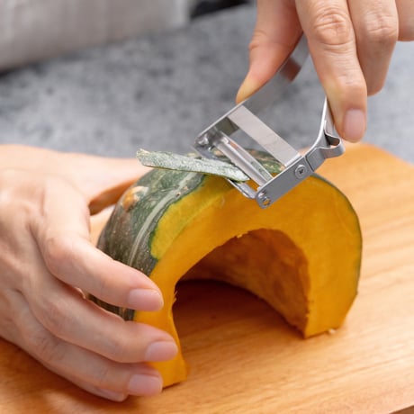 【LDKピーラー部門ベストバイ受賞】世界の200種類以上のピーラーを使い比べて飯田屋がたどり着いた究極のピーラー「JK09 エバーピーラーミニ左きき用」