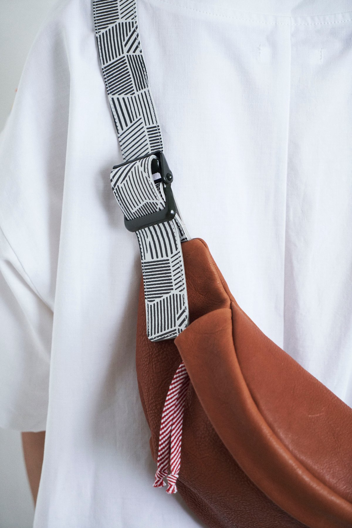 2025春限定モデル＞ 14-34:キャメルレザーウエストバック | JUCO.