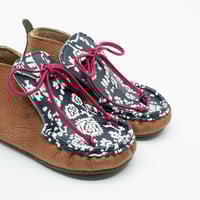 8-4:カラフルベビーシューズ