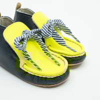 8-4:カラフルベビーシューズ