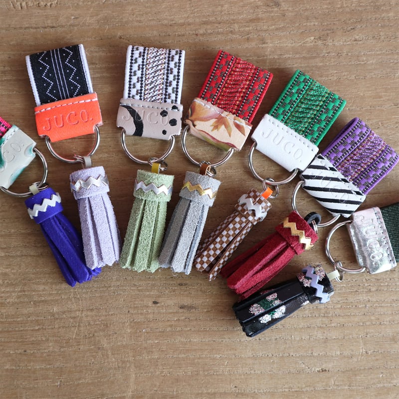 気まぐれセール❣️104 タッセルキーホルダー＊ぷっくりハート