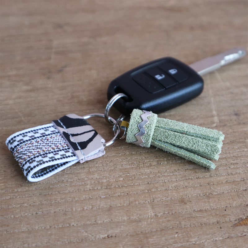 気まぐれセール❣️109 タッセルキーホルダー＊デザインタグ