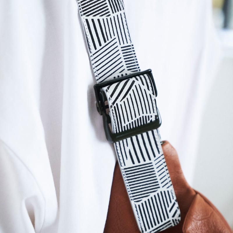 ★ほぼ未使用★美品 JUCO. ジュコ ボディバッグ ウエストポーチ 花柄 黒 ☆ほぼ未使用☆美品 JUCO. ジュコ ボディバッグ ウエストポーチ 花柄 黒