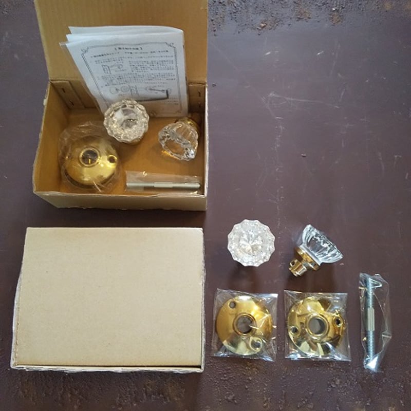 ガラス製・ドアノブ花形＊ラッチなし＋送料無料＋ほぼ20%OFF | country