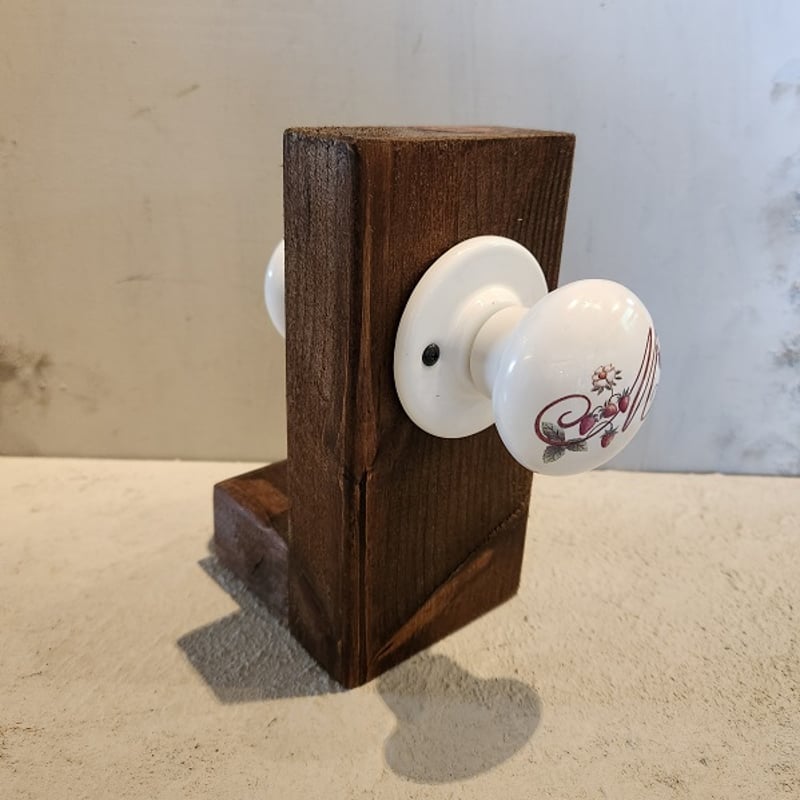 マクドナルド　ドアの取っ手（中古） マニ－陶製ロココ柄ドアノブ丸形・ラッチなし＋送料無料＋ほぼ