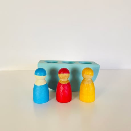 Grimm’s |Three friends in a boat
