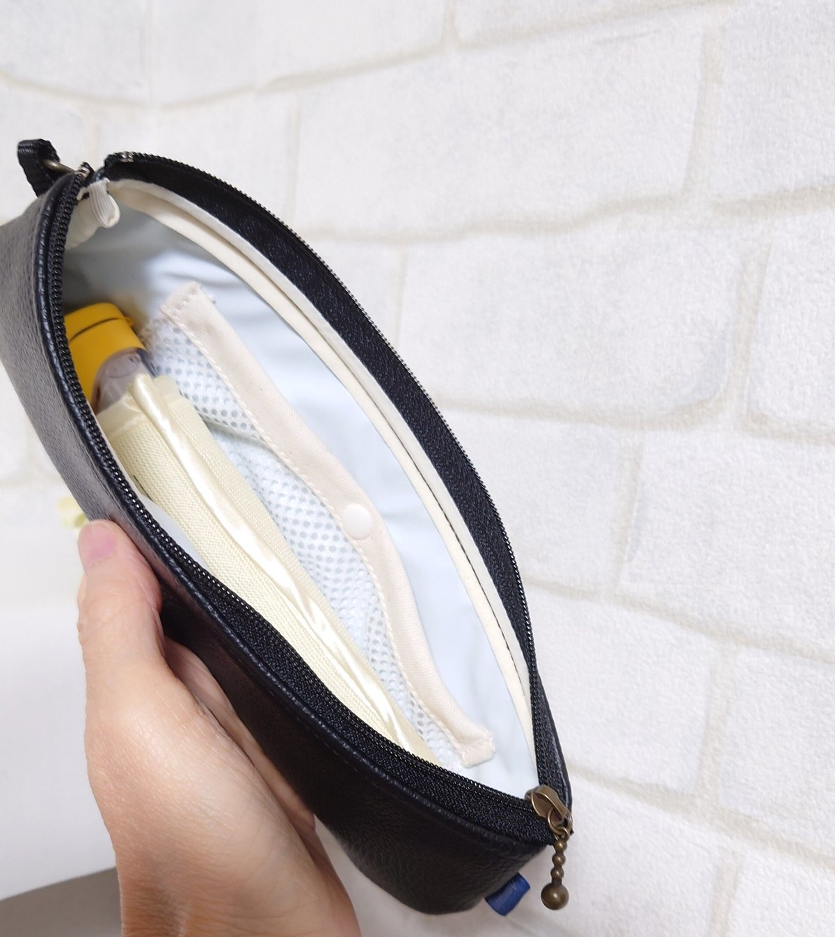 エピペンポーチ〈シンプルなファスナーのみ〉ブラック合皮【20230901