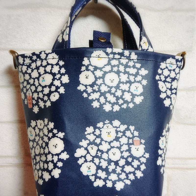 ラミネート生地のミニバッグ【ネイビー犬】 | 雨音色Amaneiro