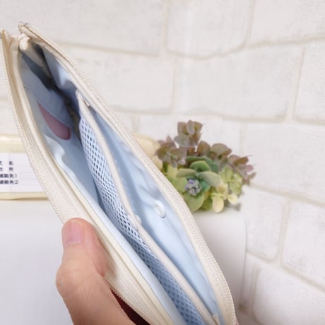 ひょっこりエピペンポーチ·薄型ペンポーチタイプ〈アレルギーマークワッペン無し、持ち手無し〉薄ピンク合皮【20230904】