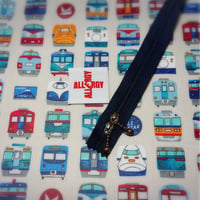ひょっこりエピペン用ポーチご予約【アイボリー電車柄ラミネート】