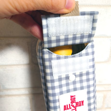 【送料無料】ひょっこりエピペンポーチ１本両開きタイプ　くすみグレー•ギンガムチェック柄ラミネート生地【No.20250503】