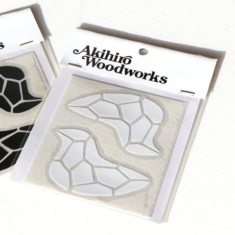 AkihiroWoodworks（アキヒロウッドワークス）"Sticker-Chicchi(Black/White)"